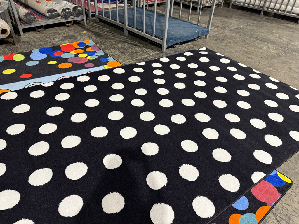 Black and white dots