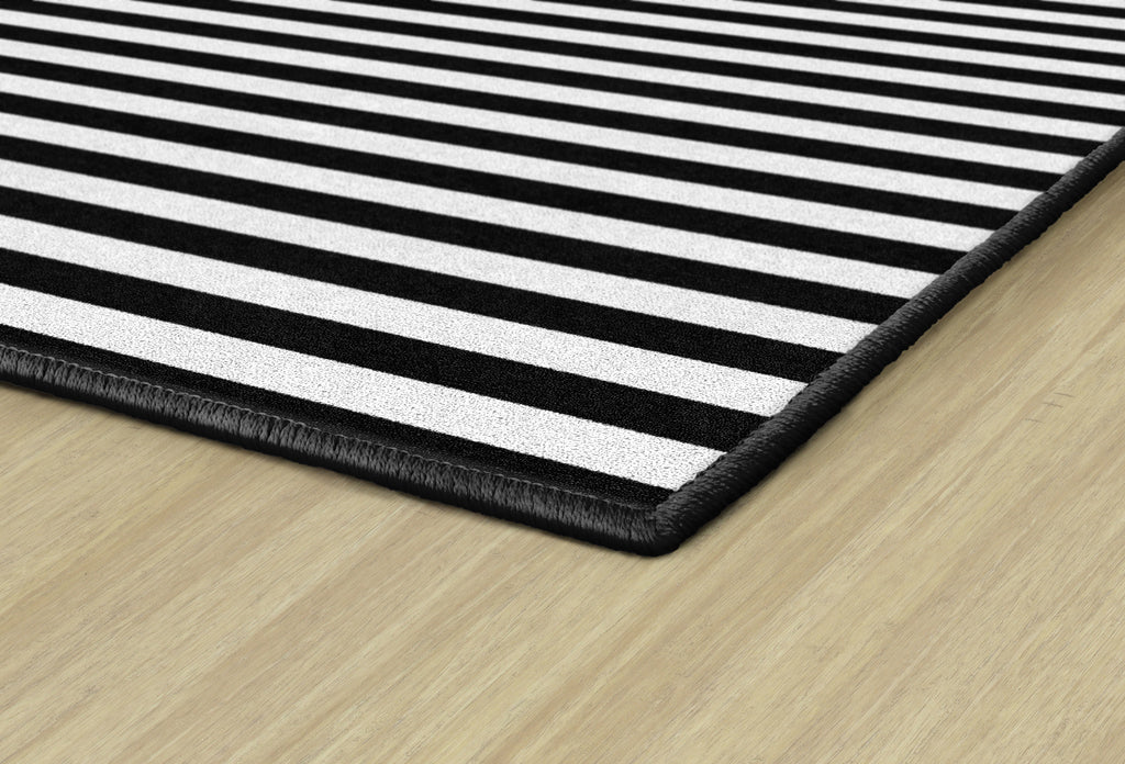BLACK & WHITE STRIPE 5' X 7'6