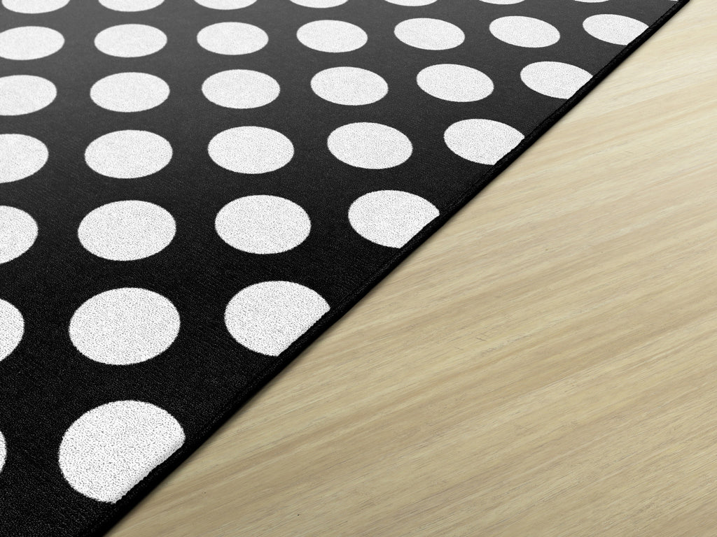 BLACK&WHITE POLKADOT 5' X 7'6